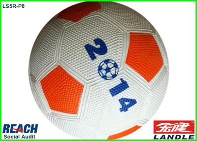 Chine La coutume a imprimé le ballon de football en caoutchouc 2014 avec le logo, le blanc et le rouge d'OEM à vendre
