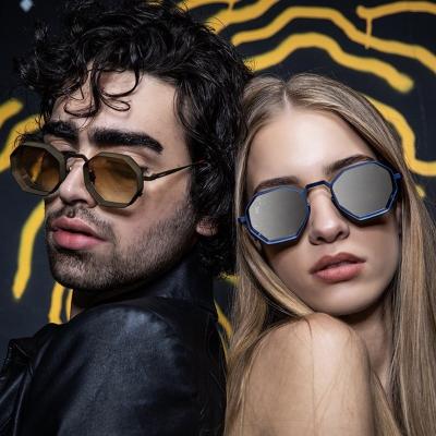 China Fashion Round Sunglasses Vintage Punk Men Spring Metal Steampunk Mirror Sun Glasses For Women Men Personality Eyewear Retro for sale