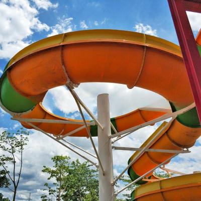 China Large Capacity Spiral Water Slide Raft Water Tube Slide For Aqua Park for sale