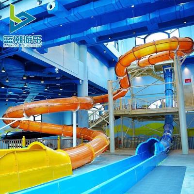 China Bedrijfsvoorzieningen voor waterparken in de binnenruimte Glasvezel glijbaan voor volwassenen Te koop
