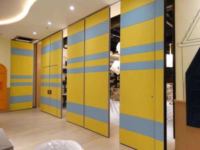 China Commercial Folding Space Divider Operatable Acoustic Partition Wall for sale
