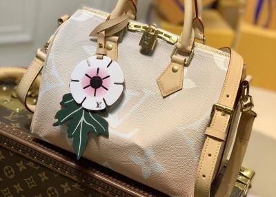 China Monogramm-Segeltuch-Handtaschen-lederne Blumen-Verschönerung LV-Kissen-25cm zu verkaufen