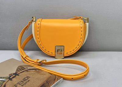 China Neuestes Taschen-halbmondförmiges Luxusquer-körper-Taschen-Verschlussentwurfstasche genunie des Sattel-2021 lederne Querkörpertasche zu verkaufen