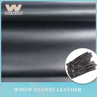 China Cuero vegetal de PU reciclado térmico para guantes de deportes de invierno en venta