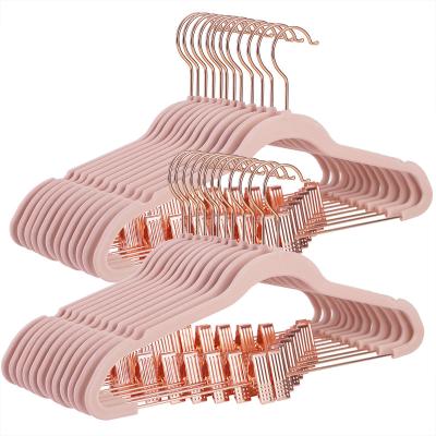 China Eco-friendly New Style Bulk Hangers Non Slip Velvet Hangers Velvet Hanger Rose Gold for sale
