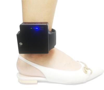 China Mechanical Design On The Body Charging GPS Tracker Ankle Strap For Prisoner TR40 for sale