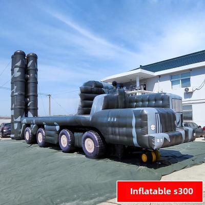 Cina Simulazione di addestramento militare sul campo Falso bersaglio gonfiabile Esercizio di simulazione all'aperto Camuffamento Modello S300 Veicolo missilistico gonfiabile doppia forma Marcia + Lancio 1:1 Clip Mesh personalizzato in vendita