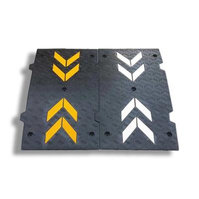 China ELITE Rubber Speed Bump aanpasbaar voor verschillende wegbreedtes en behoeften Te koop