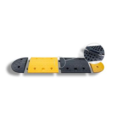 China Verwijderbare Rubberverkeersdrempel Zwart en Geel voor de Verbeterde Veiligheid van de Verkeerscontrole Te koop