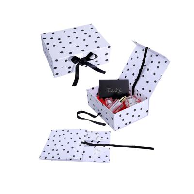 China Festival Recyclable Christmas Recycled OEM Paper Gift Box Packaging Perfume Purple Wholesale Magnetic Box for sale