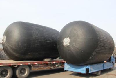 China Black Sling Tyre Inflatable Rubber Fender With Chain Tire Net for sale