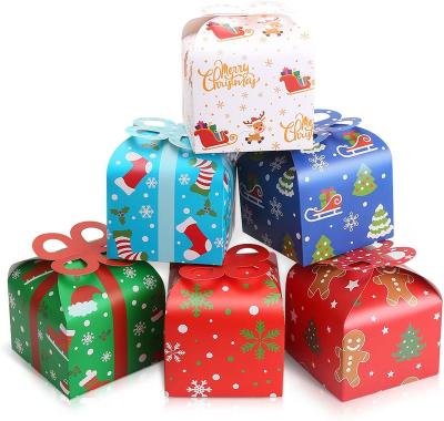 China Recycled Sweet Materials Christmas Wrapping Paper Gift Treat Candy Candy Boxes, Christmas Party Treat Candy Paper Boxes With Bow For Christmas Favor for sale