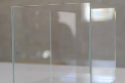 China Ultra-Clear Glas in Farbkonsistenz für Fenster Türen und Gebäude zu verkaufen