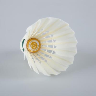 China Sandwich Cork Professional Sport Ball High Quality Duck Feather Badminton Shuttlecock for sale