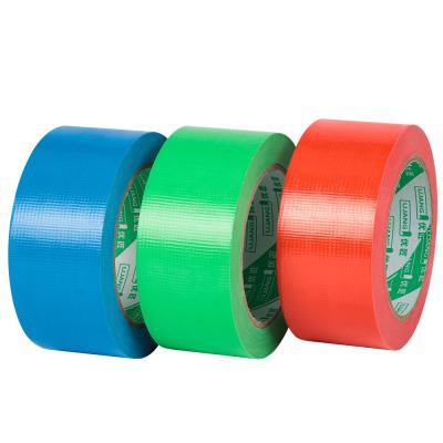 Китай 48mm*33M оптовая устойчивая к ультрафиолету маскировочная стуковая лента Прозрачная прозрачная лента для защиты от повреждений во время строительства продается
