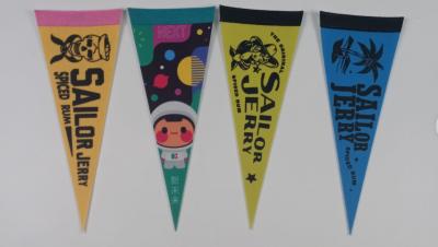 China OEM Logo Printed Felt Pennant Banner, de Binnenvlaggen van de Middelbare schoolwimpel Te koop
