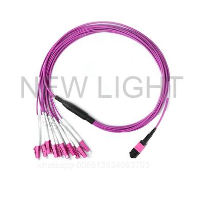 Cina Multi cavo a fibre ottiche industriale con stile dei connettori MTP/MPO di MTP/MPO in vendita