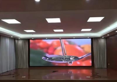 中国 512x512mm SMD RGB P4 インダースフルカラーLEDディスプレイ 調整できる明るさと広い視角 販売のため