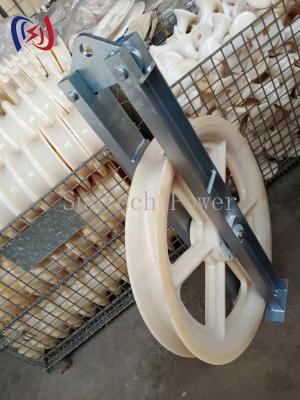 China 60KN Aluminum Nylon Sheaves Pulleys Three Sheave Transmission Stringing Blocks for sale