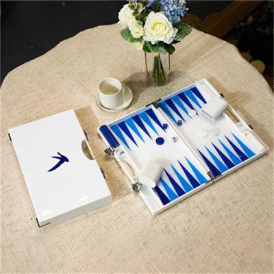 China Blue Backgammon Dice Blue Laquer Mini Portable Travel Lucite Backgammon Set à venda
