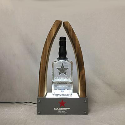 Chine Single Mutiple Bottles Customized Display Stand Acrylic Wood Led Bottle Glorifier à vendre