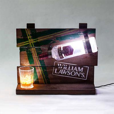 Chine Liquor-pouring Wooden Alcohol Shelf Stand With Light Alcohol Bottles Wooden Display Rack à vendre