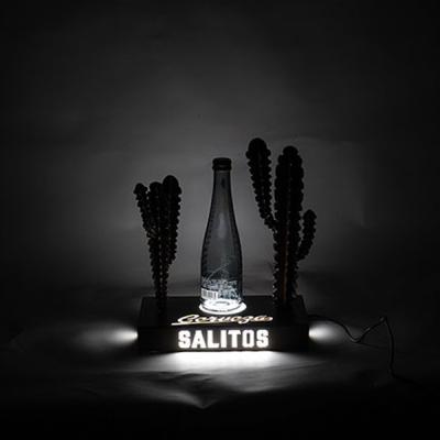 Chine Unique-design Metal LED Bottle Display Presenter Tequila Bottle Glorifier à vendre