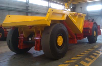 China Caminhão basculante articulado movimentação de 4 rodas, equipamento de mineração subterrânea durável à venda