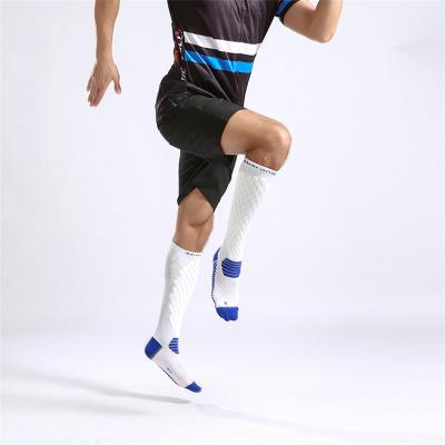 China Wholesale New Breathable Stockings Sports Socks Men's Sports Cycling Chromatic Color Sport Socks for sale
