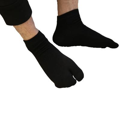 China Custom QUICK DRY Men's Socks Fashion Flip Flop Japanese 2 Toe Socks Two Finger Socsk for sale