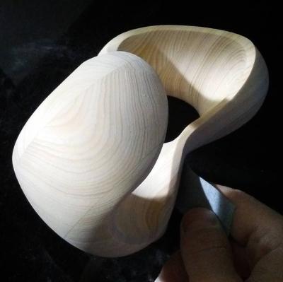 China La mano minimalista del diseño talló las esculturas de madera para la exposición en venta