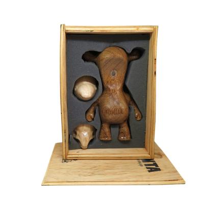 China La madera tallada mano hecha a mano del OEM esculpe el tamaño de los 45cm para la colección en venta