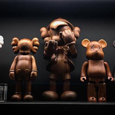 China Escultura de madera grande indecolorable en venta