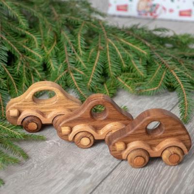 China Coches de madera hechos a mano de los juguetes del ODM del OEM para los niños con los bordes lisos en venta