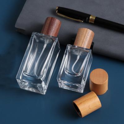 Китай Стекло OEM 8.7cm 30ml Кристл разливает поверхность по бутылкам этикеты косметических духов противоударную продается