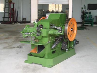 China A máquina de rebitação pneumática da cor verde com disposição horizontal, 80-130mm aviva o slider à venda