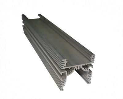Cina Profilo di alluminio 6031 dell'estrusione 6063 per resistenza all'usura del rimorchio e del camion in vendita