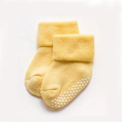 China Winter Animal Fuzzy Knee Newborn Baby Socks Breathable Cute Cotton Warm Set Gift for sale