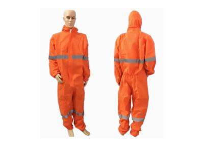 中国 オイル/ガスの使い捨て可能な防水衣類の通気性の軽量のつなぎ服 販売のため