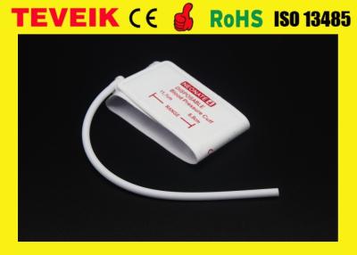 Chine Manchette simple jetable médicale du tuyau NIBP de prix usine, manchette non envahissante de tension artérielle pour le nouveau-né à vendre