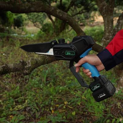 China Anti-Slip Lithium Battery Powered Chainsaw Portable Single Hand Saw Lightweight Electric Chainsaw for sale
