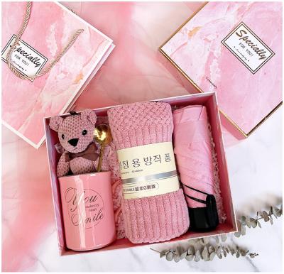 China Popular Wedding and Baby Shower Return Umbrella Set Birthday Gift for Adult Son Cup Valentine's Day Present with Pink Gray Handkerchief for sale