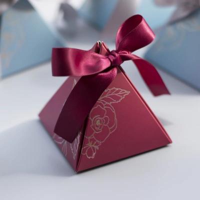 China Recycled materials red wine paper pyrimaid wedding favor box blue pink gift boxes for candy chocolate packaging for sale
