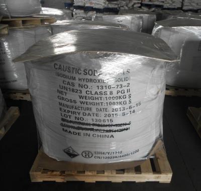 China A soda cáustica peroliza páletes do NaOH 99% 1000kg/Bag 20tons/20GP Withou do hidróxido de sódio à venda