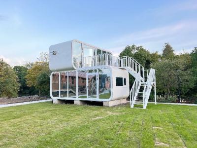 China Ergonomic Apple Cabin Office Ultimate Solution With Modern Capsule Mobile Home for sale