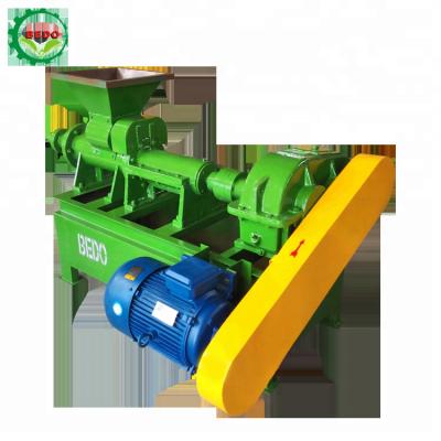 China Powerful Diesel Engine Wood Chipper Machine with 25-35mm Chip Size and 12-15t/h Capacity for sale