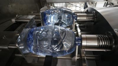 Κίνα 500ml αυτόματη εμφιαλώνοντας μηχανή πόσιμου νερού αποστηρωμένη προς πώληση