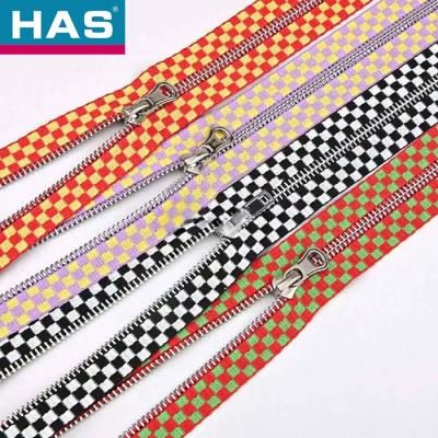 China Colorful Metal Zippers For Stylish Garment Manufacturing for sale