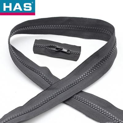 Китай Переработанные черные нейлоновые резиновые резинки 8# для палаточного наружного ролика продается