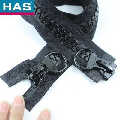 China #15 Plastic Puller Nylon Zippers for Effortless Opening and Closing for sale